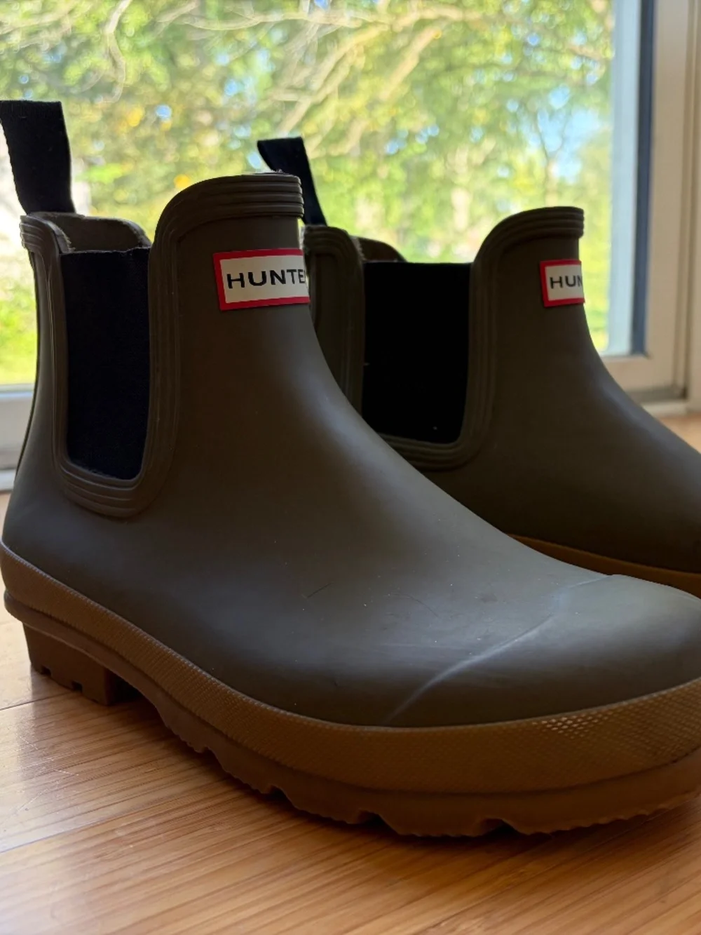 Men’s Hunter Olive Green Chelsea Rain Boots - Pristine Condition
